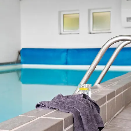 בית נופש Amazing In With Sauna *