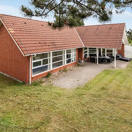 Amazing In With Sauna בית נופש בלבאנד