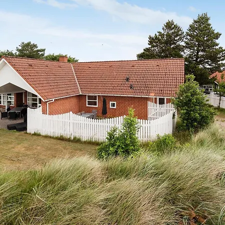 בית נופש Amazing In With Sauna